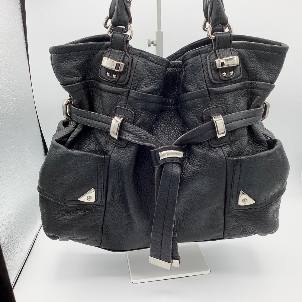 Vintage B. Makowsky Black Leather Handbag w/Silvertone Hardware.  Good Condition